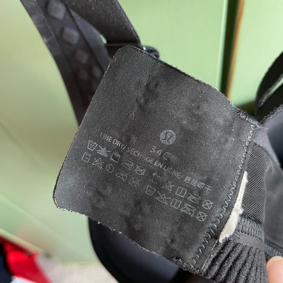Lululemon sports bras - Picture 7 of 8
